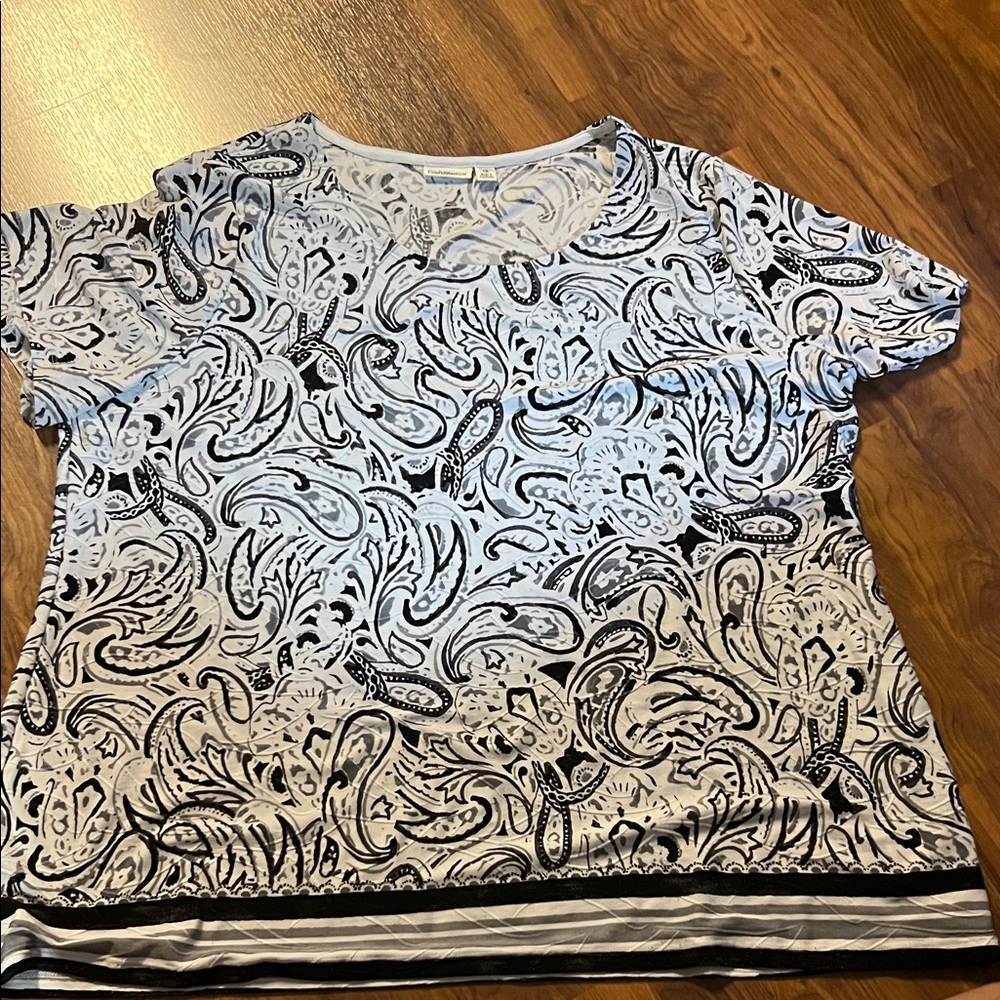Paisley Print Women's Top - Black and White